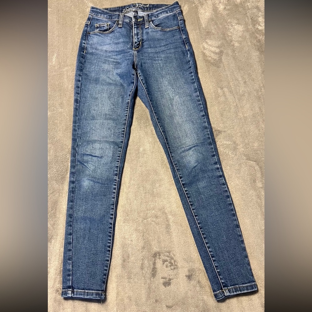 Universal Thread High Rise Skinny Jeans Size 4/27S